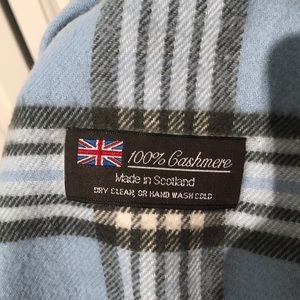 100 % blue plaid Cashmere scarf